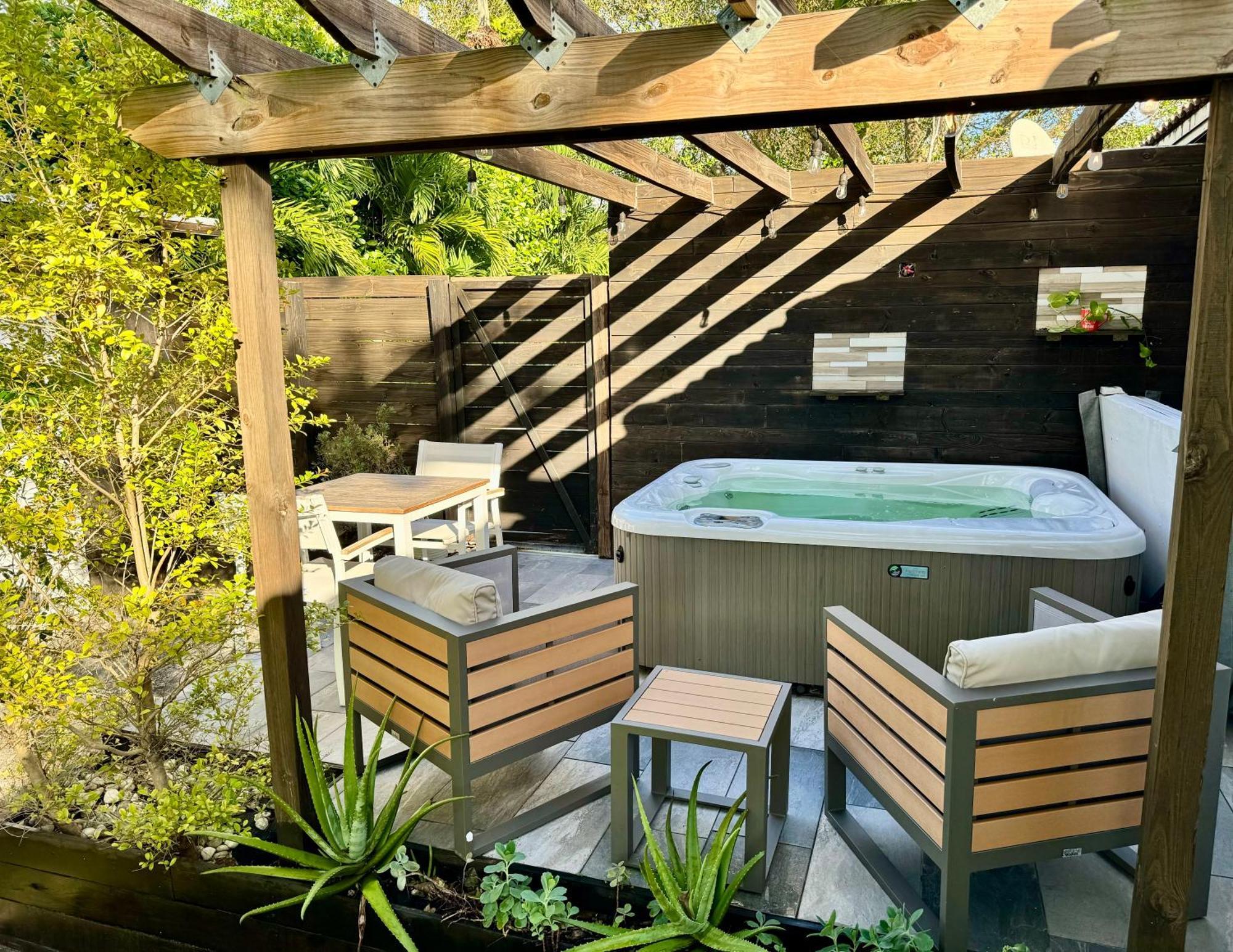 Сasa de vacaciones Hot Tub House On Golf Course! 10 Mins To The